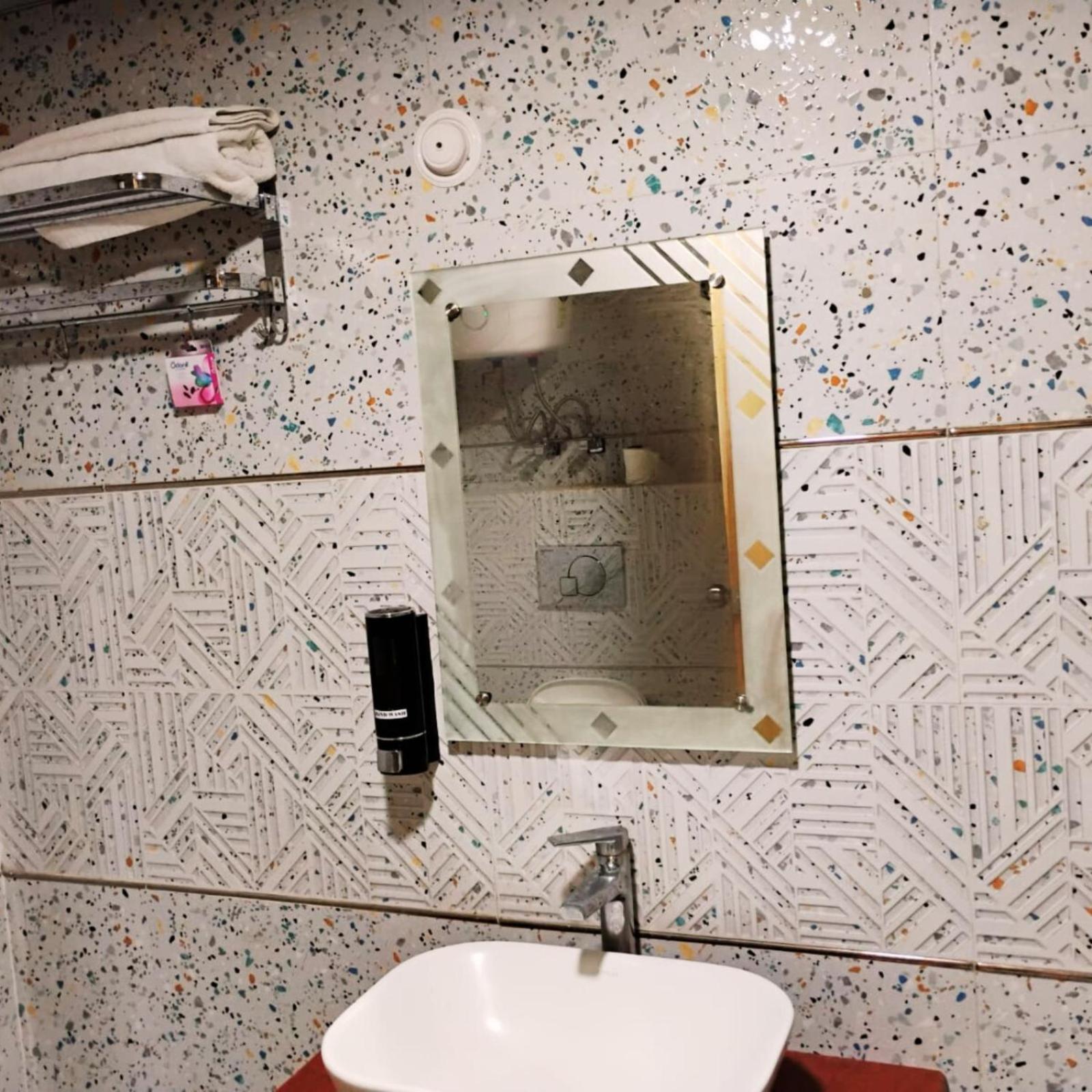 Hotel Lake View Grand 러크나우 외부 사진