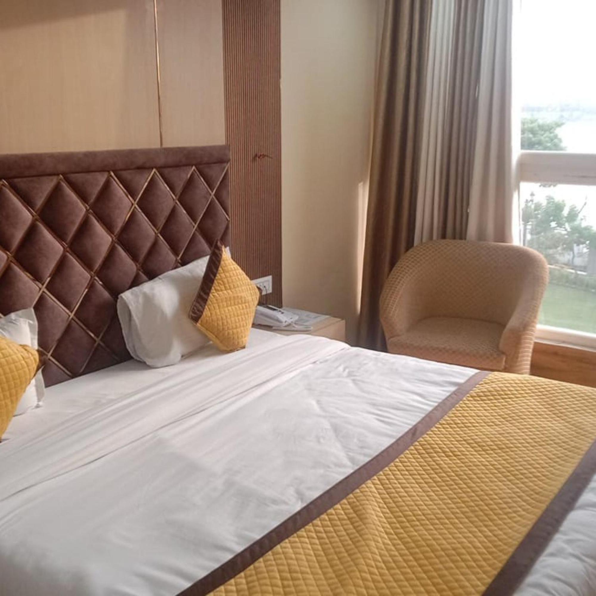 Hotel Lake View Grand 러크나우 외부 사진