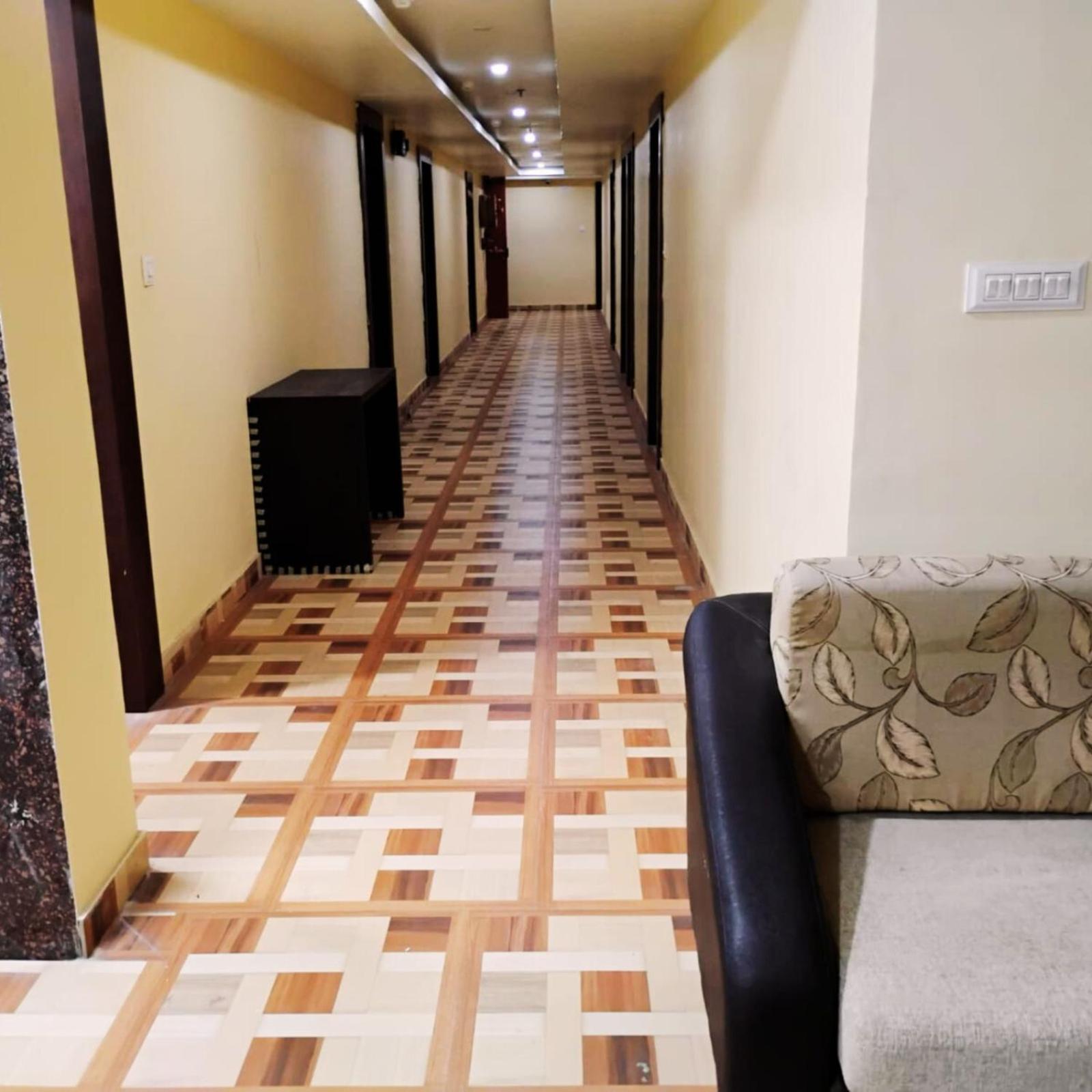 Hotel Lake View Grand 러크나우 외부 사진
