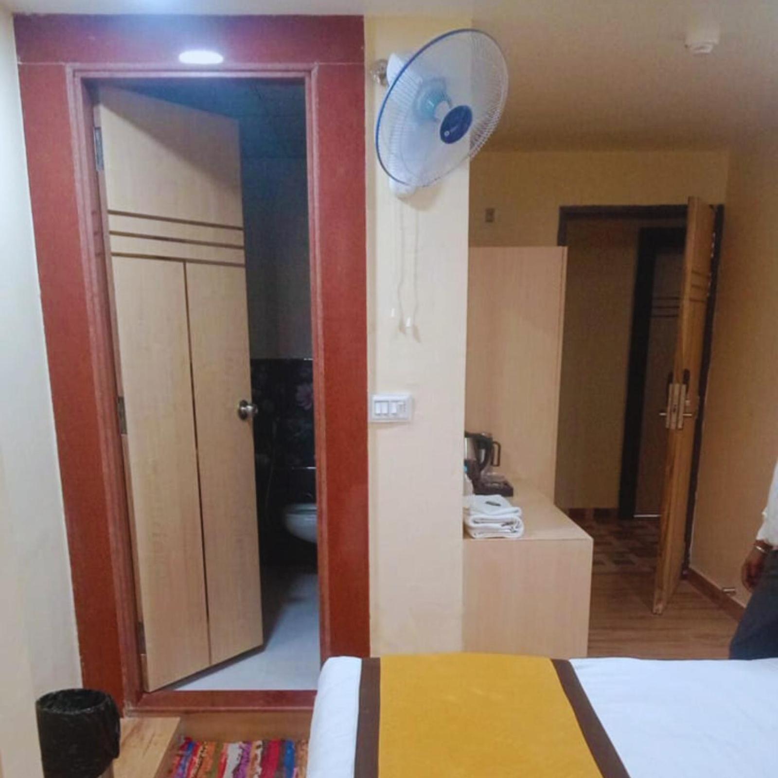 Hotel Lake View Grand 러크나우 외부 사진