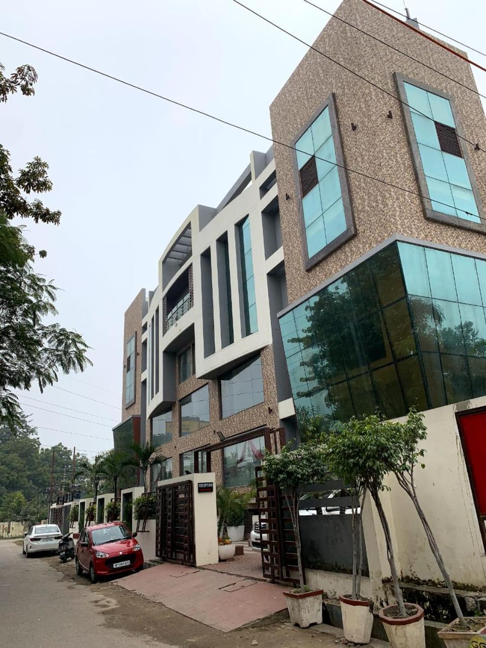 Hotel Lake View Grand 러크나우 외부 사진