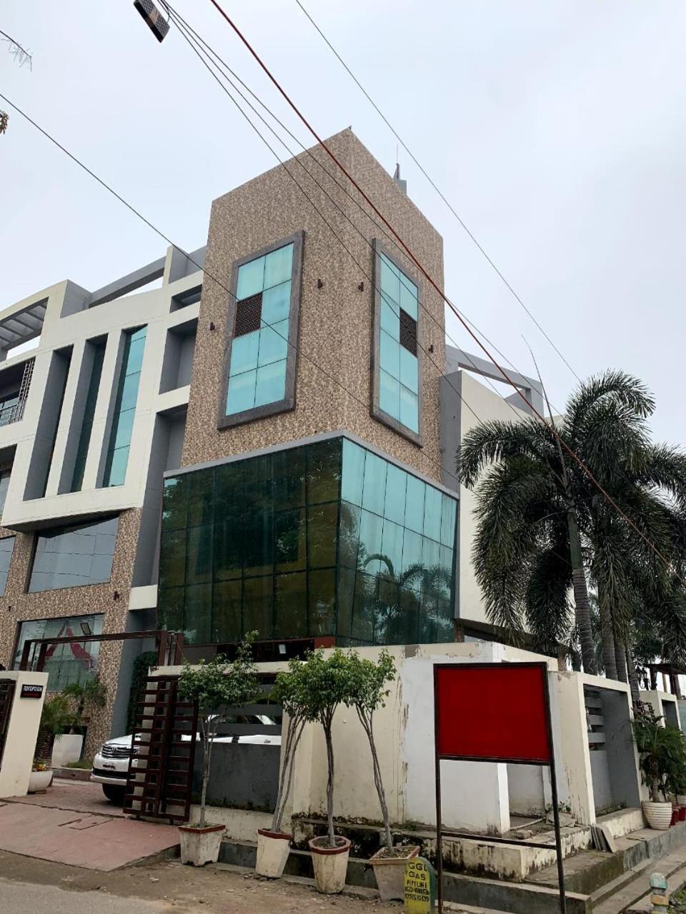 Hotel Lake View Grand 러크나우 외부 사진
