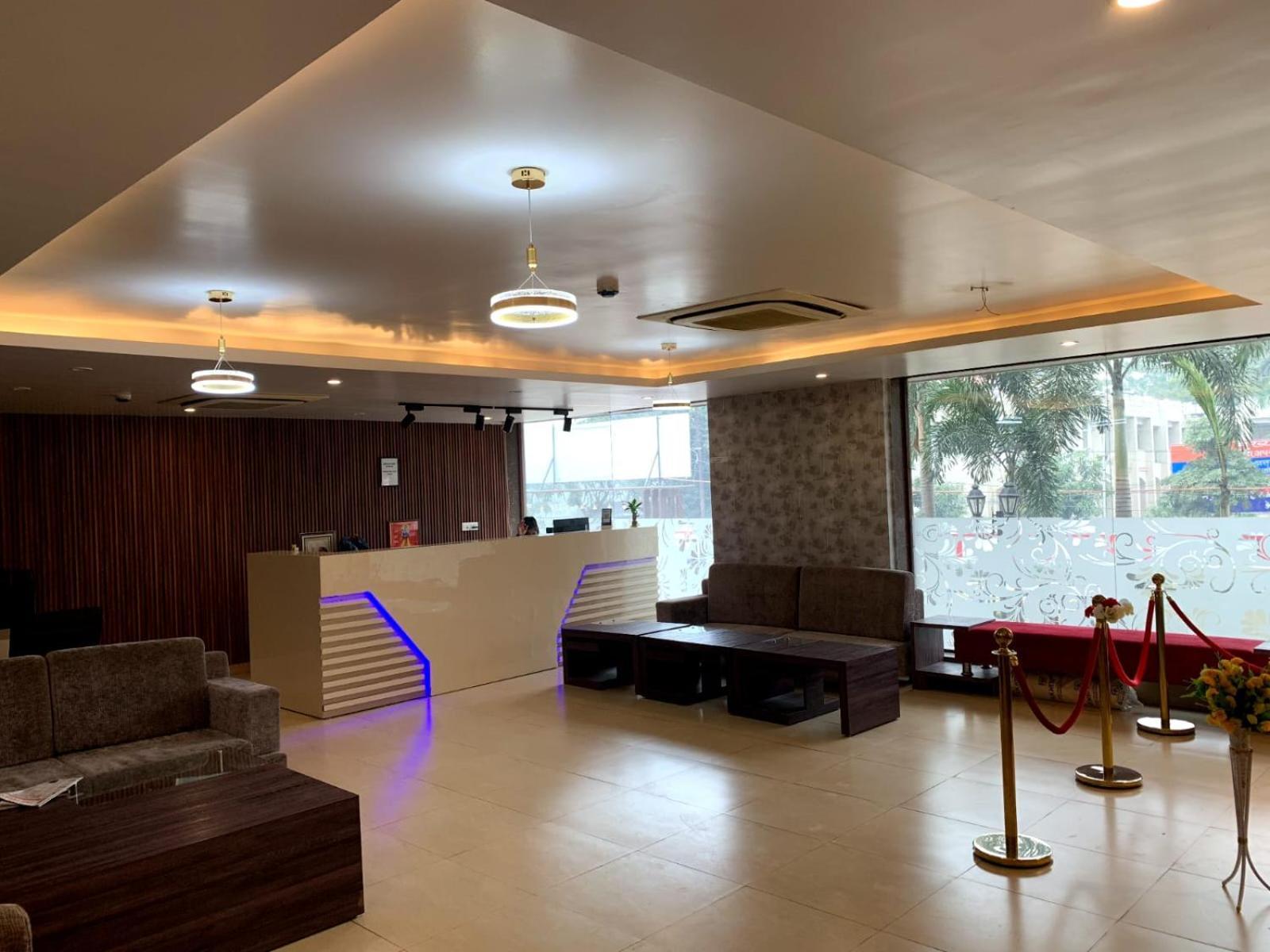 Hotel Lake View Grand 러크나우 외부 사진