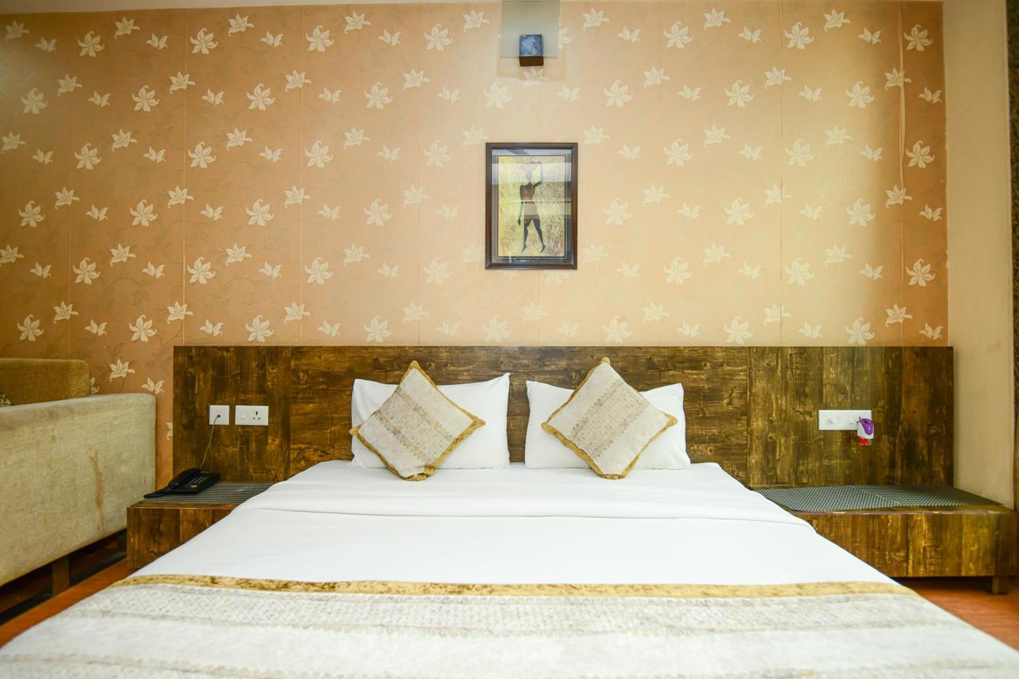 Hotel Lake View Grand 러크나우 외부 사진